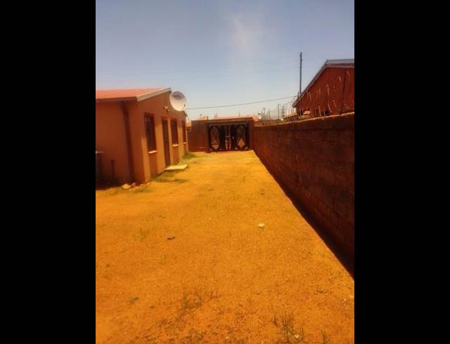 3 BEDROOM HOUSE FOR SALE IN PROTEA GLEN EXT